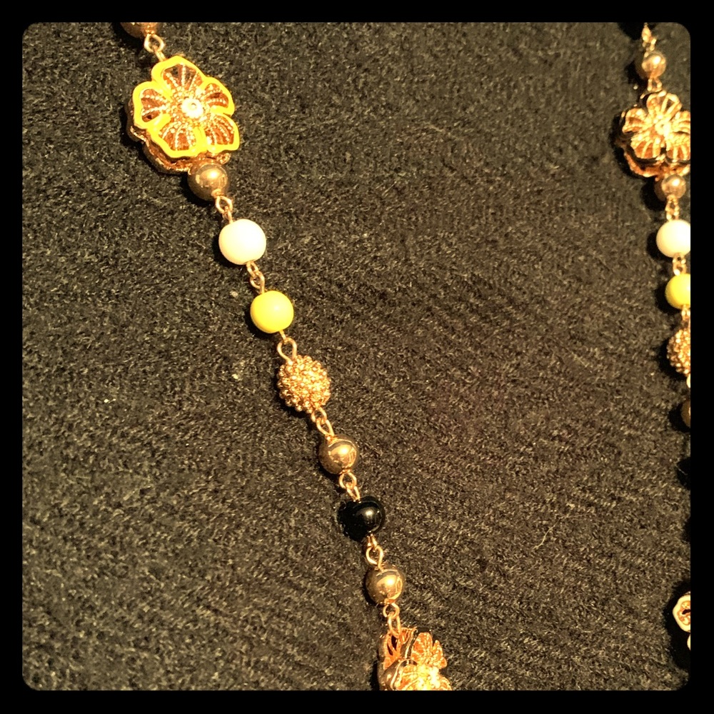 Retro Beaded flower necklace